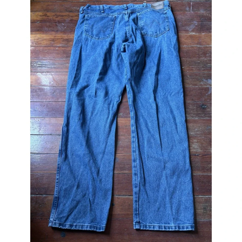 Wrangler Rugged Wear‎ Men's Blue Denim Jeans Size 40x34 Straight Leg